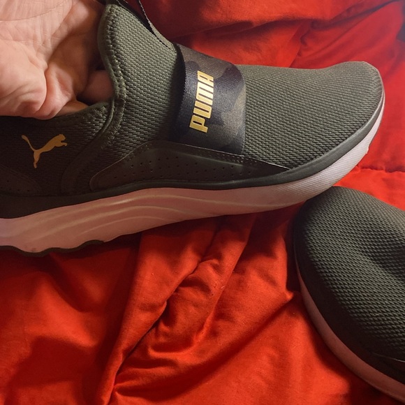 WOMEN’S LIKE NEW SIZE 8.5 SHOES - Picture 2 of 3